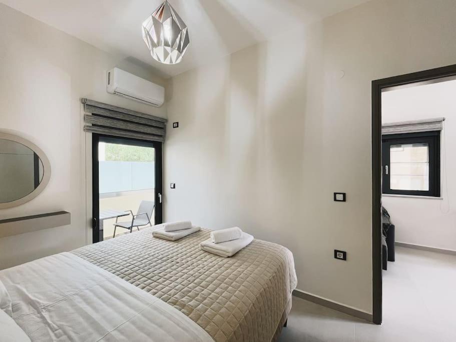 Comfy Corner Luxury Apartment Ханья Экстерьер фото